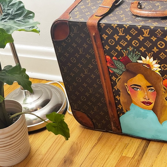 Handpainted lv case - Picture 4 of 5